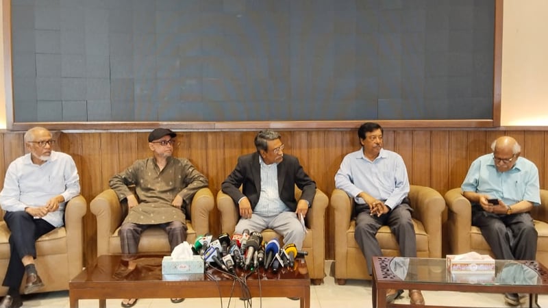 জুলাই সনদ বাস্তবায়নের সুপারিশ এ মাসেই, স্বাক্ষরের সুযোগ পরেও থাকছে: আলী রীয়াজ